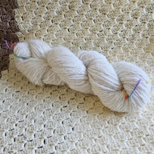 Håndspundet garn i angora og uld
