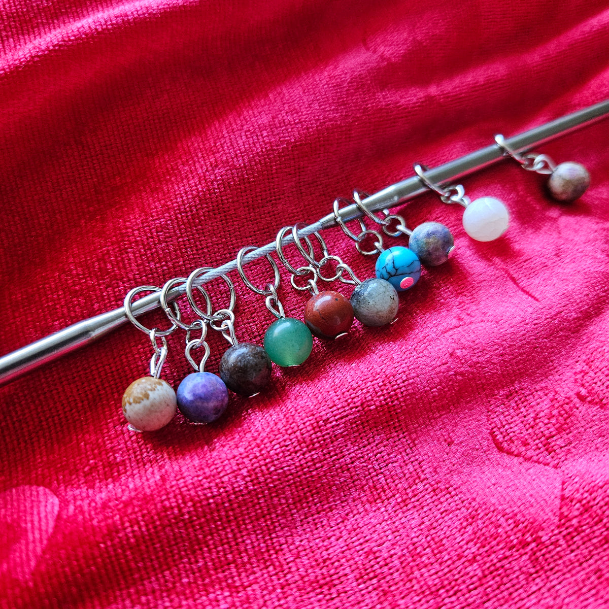 Sæt af 5 maskemarkører med halvædelsten