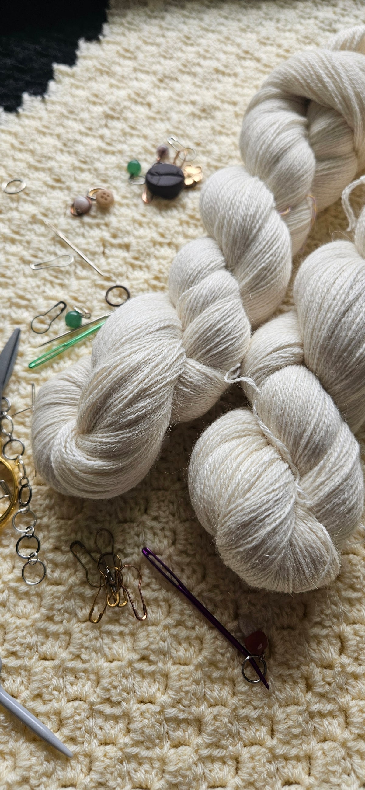 Ufarvet Alpaka Silk Lace