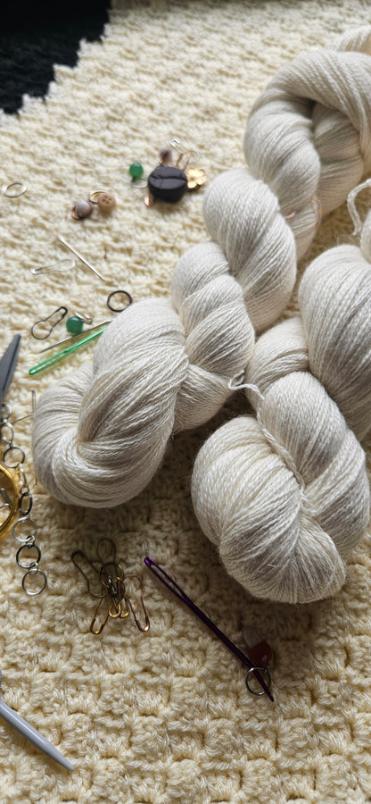 Ufarvet Alpaka Silk Lace